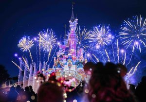 How To Visit Disneyland Paris For £42 This Christmas